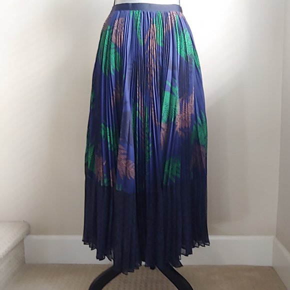 SACAI Pleated Skirt - Picture 5 of 8